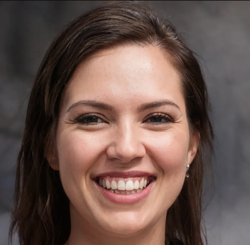 Emma Martinez - Algopros Creative Director